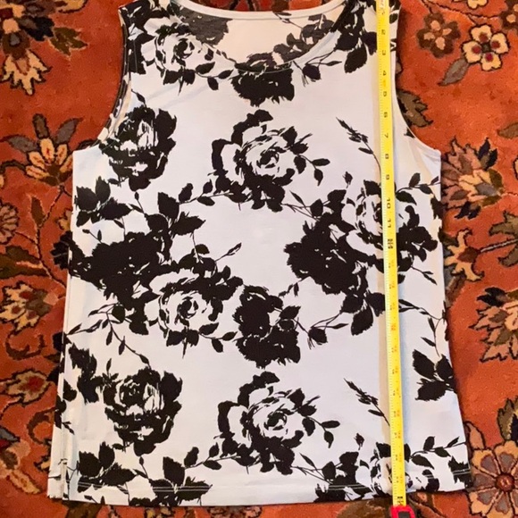 Terra SJ Apparel Evelyn & Arthur Floral Two Pieces Top Set size small - Picture 8 of 10